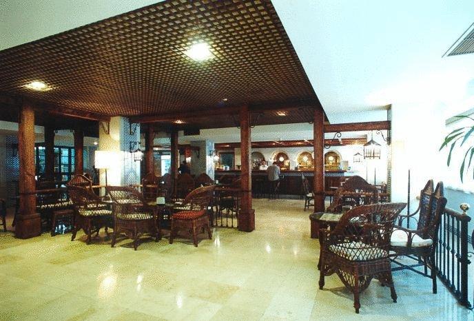 Al-Mar Hotel Algeciras Restoran foto